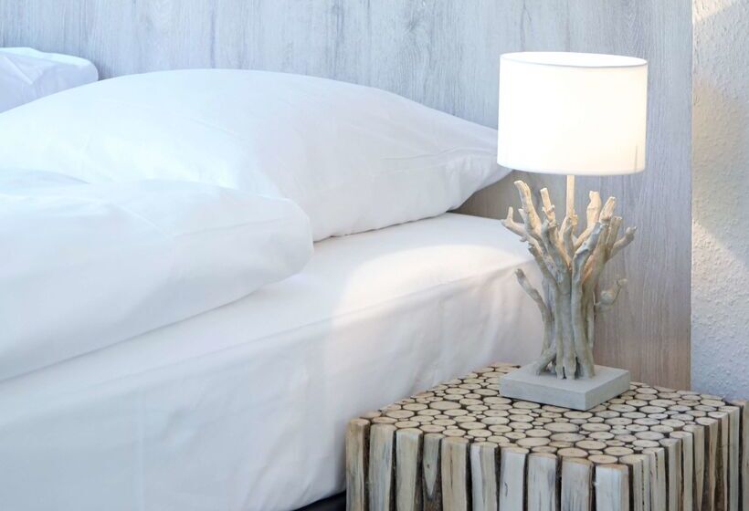 هتل Liegeplatz 13 Kiel By Premiere Classe