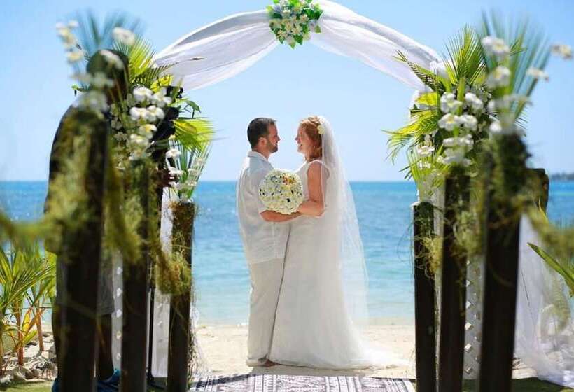 فندق Lomani Island Resort – Adults Only