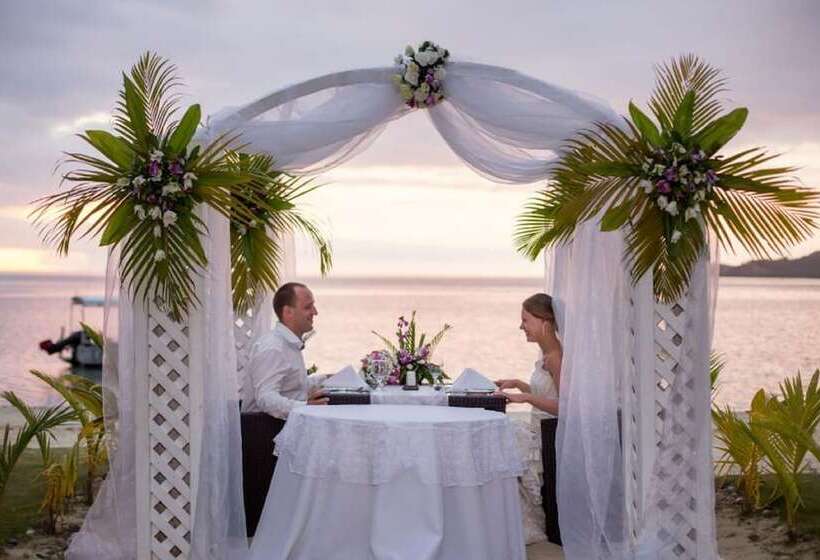 فندق Lomani Island Resort – Adults Only