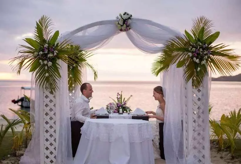 Отель Lomani Island Resort – Adults Only