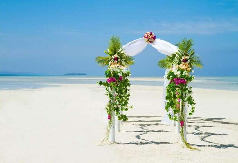 فندق Lomani Island Resort – Adults Only