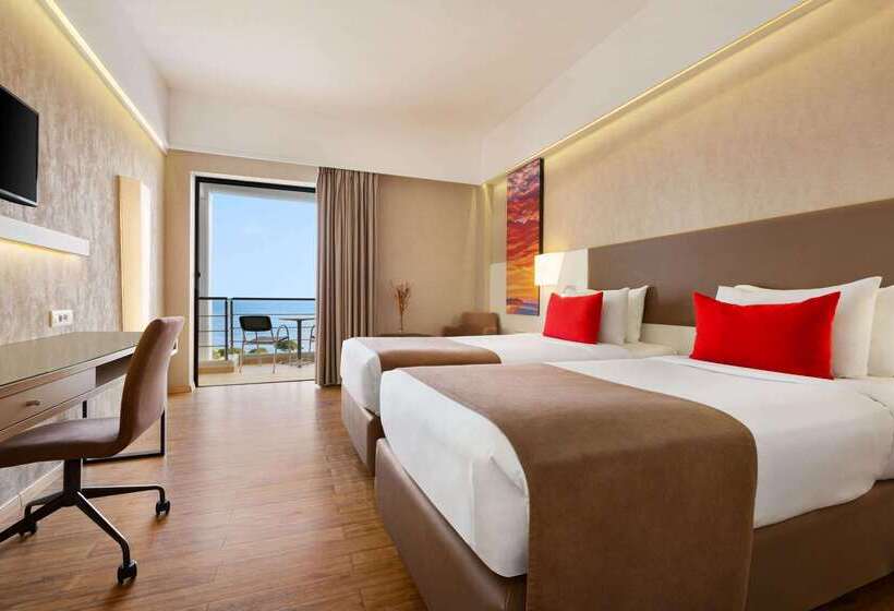 Hotel Ramada Plaza By Wyndham Thraki