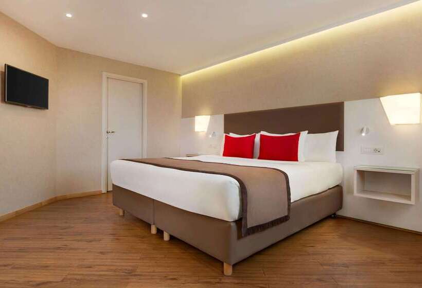 Hotel Ramada Plaza By Wyndham Thraki