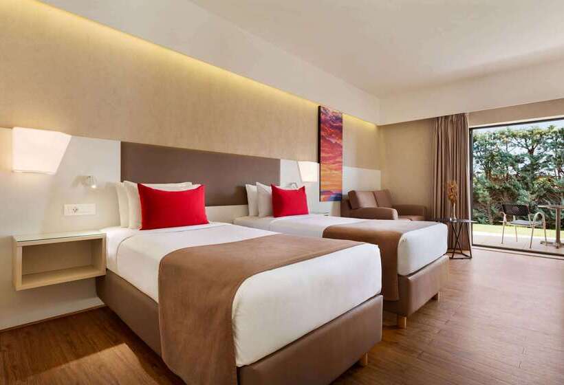 Hotel Ramada Plaza By Wyndham Thraki