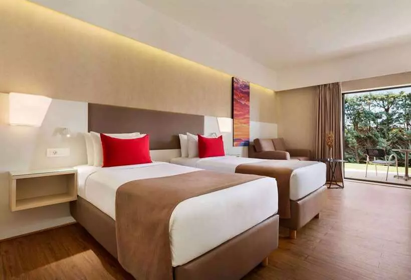 ホテル Ramada Plaza By Wyndham Thraki