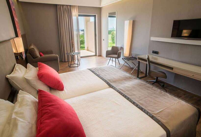 Hotel Ramada Plaza By Wyndham Thraki