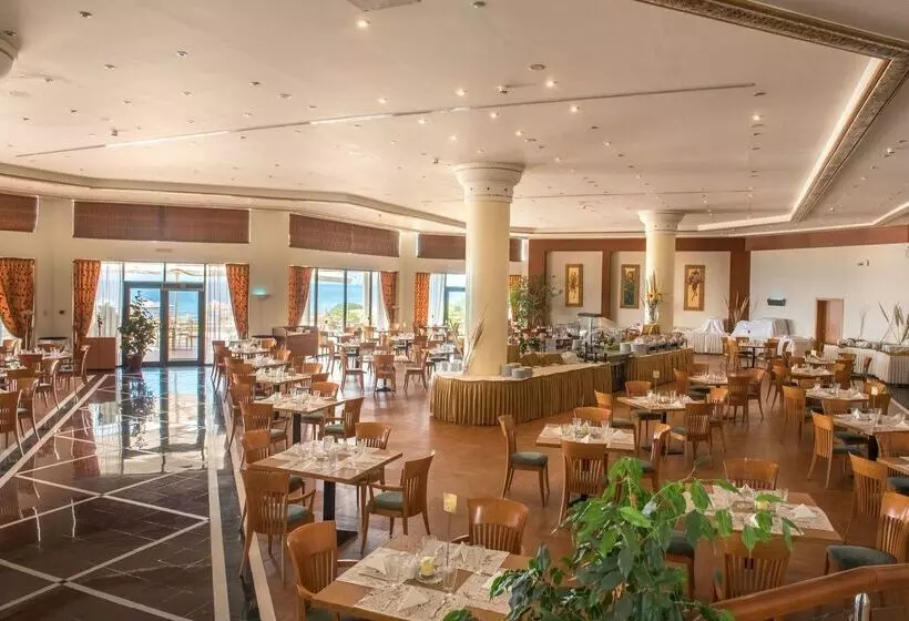 ホテル Ramada Plaza By Wyndham Thraki