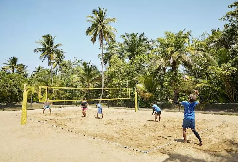 호텔 Robinson Khao Lak