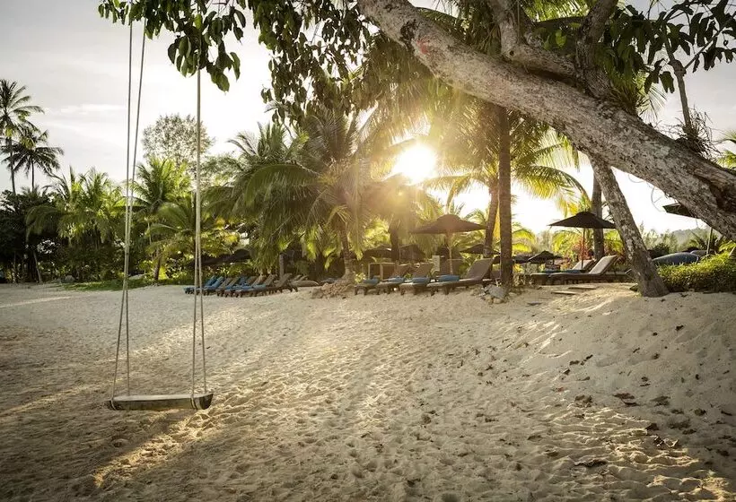 호텔 Robinson Khao Lak