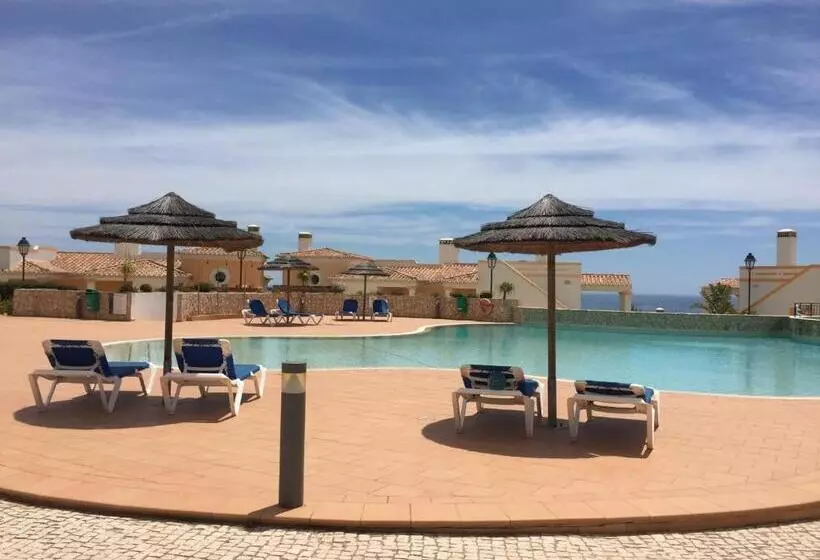 Курорт The View – Santo António Villas, Golf & Spa