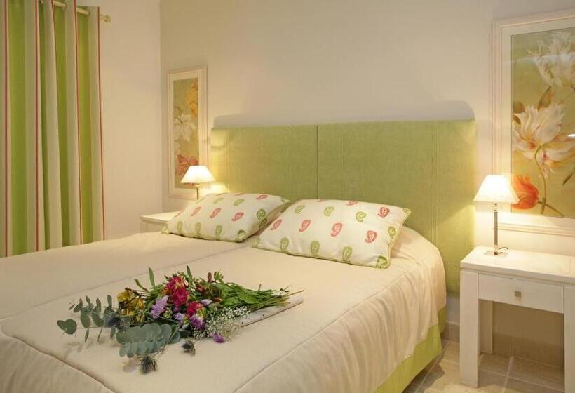 استراحتگاه The View – Santo António Villas, Golf & Spa