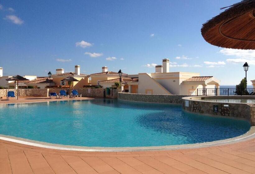 استراحتگاه The View – Santo António Villas, Golf & Spa