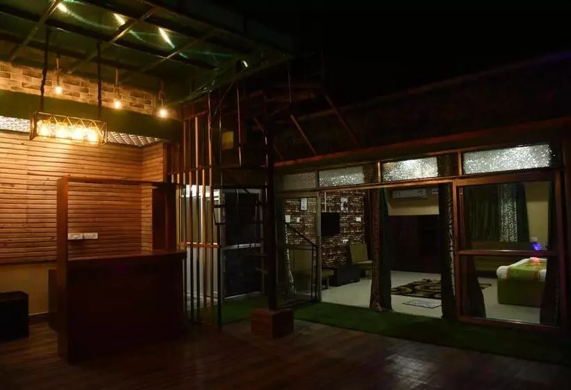 Aamiaismajoitus (B&B) Urban Cottage