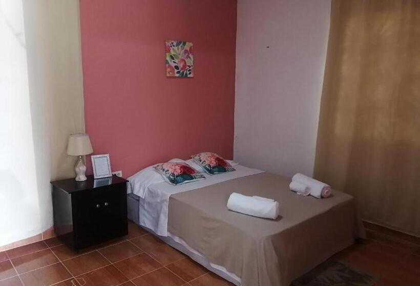 ユースホステル Casa Hostal Bouvá