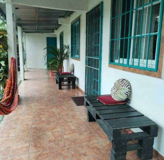 ユースホステル Casa Hostal Bouvá