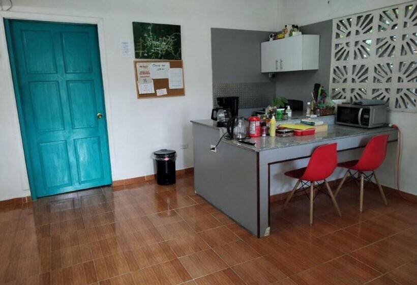 ユースホステル Casa Hostal Bouvá