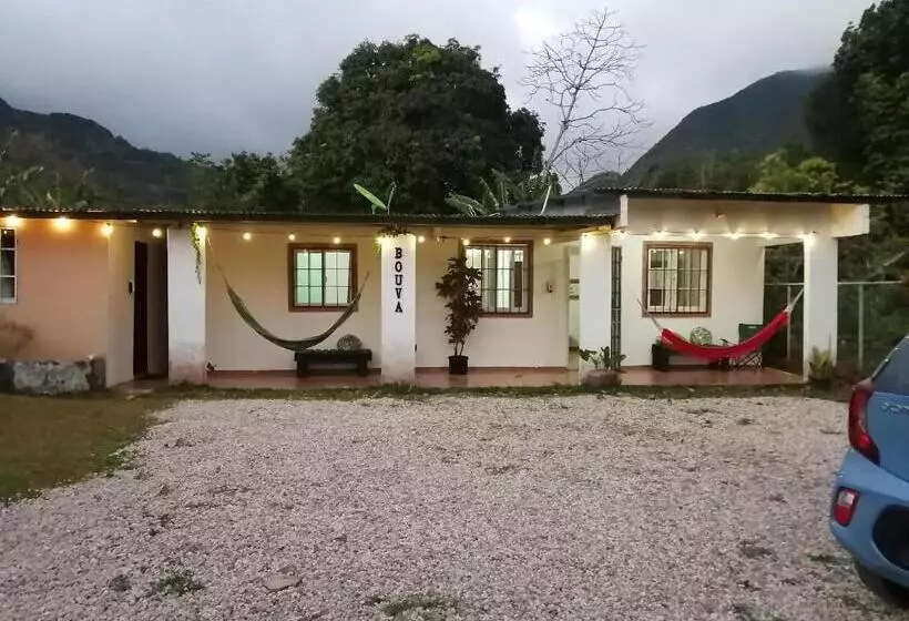 Retkeilymaja Casa Hostal Bouvá