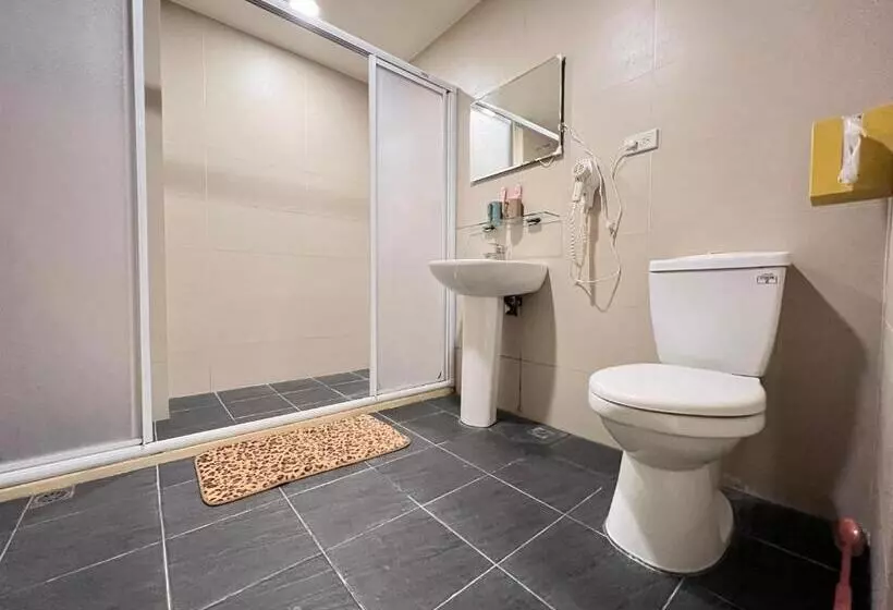 تختخواب و صبحانه Charming Hostel