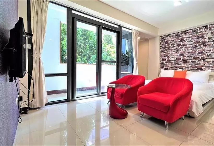 تختخواب و صبحانه Charming Hostel