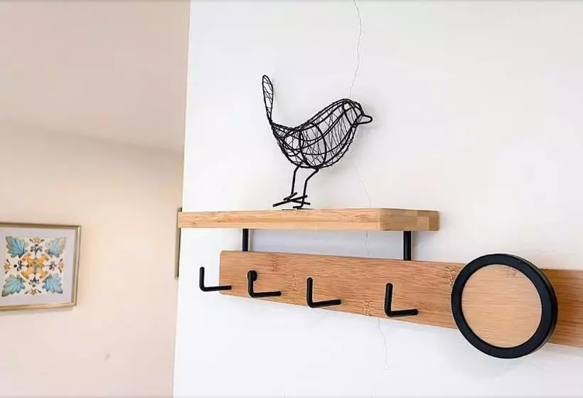 تختخواب و صبحانه Charming Hostel