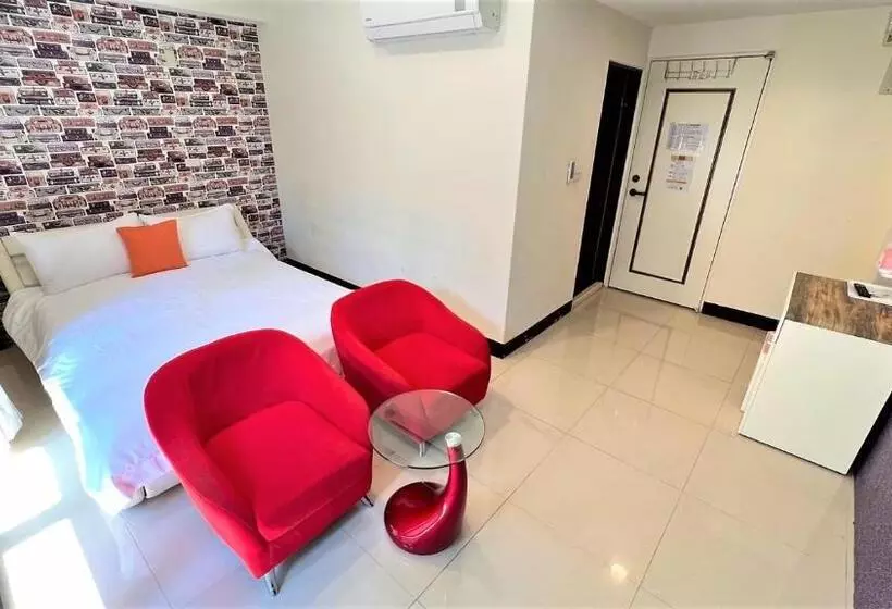 تختخواب و صبحانه Charming Hostel