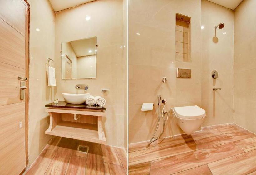 בית מלון כפרי Capital O Asr434 Golden Feather