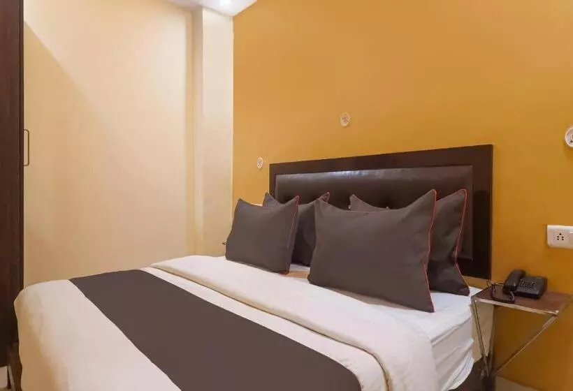 ホテル Collection O M V Inn Near Chaudhary Charan Singh International Airport