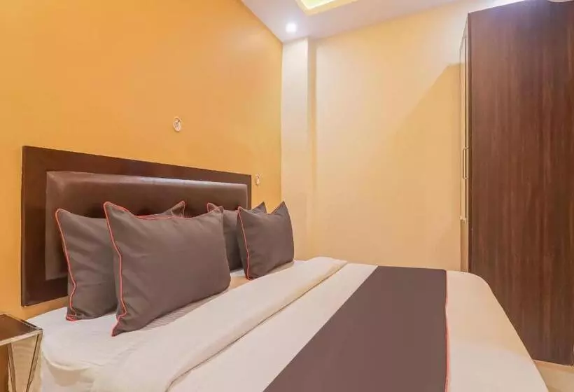 ホテル Collection O M V Inn Near Chaudhary Charan Singh International Airport