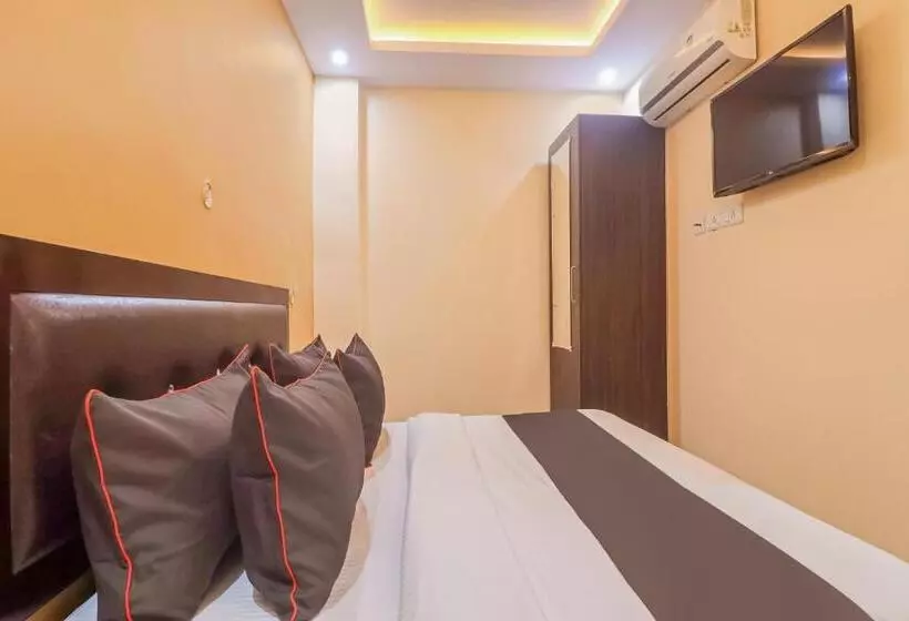 ホテル Collection O M V Inn Near Chaudhary Charan Singh International Airport