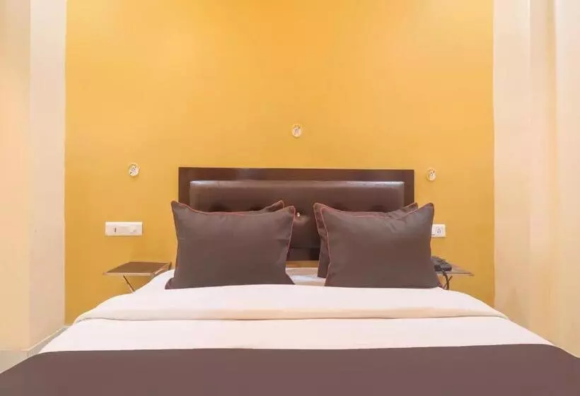 ホテル Collection O M V Inn Near Chaudhary Charan Singh International Airport