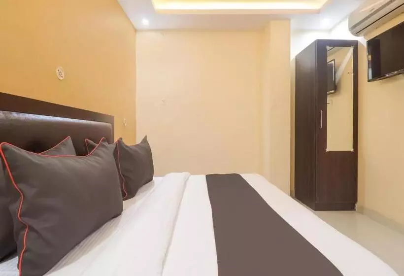 ホテル Collection O M V Inn Near Chaudhary Charan Singh International Airport