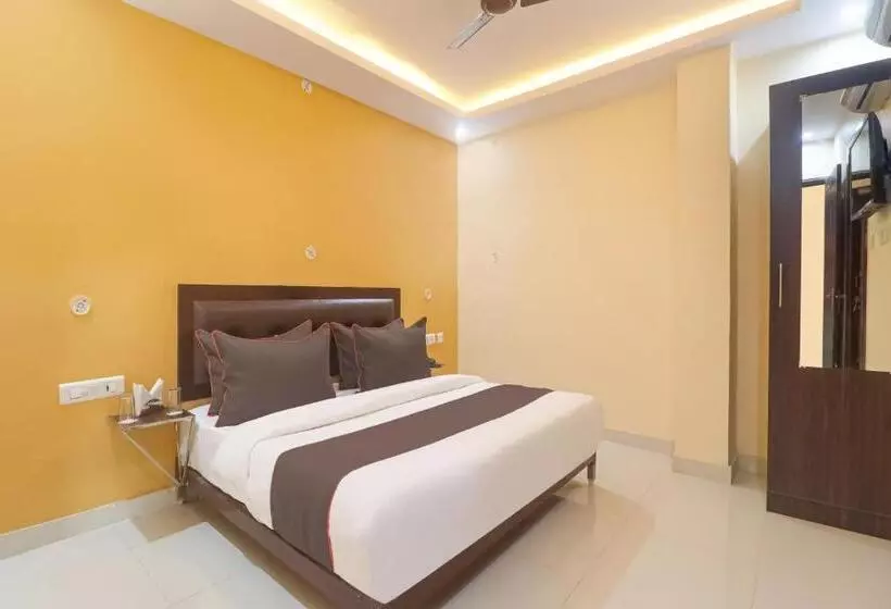 ホテル Collection O M V Inn Near Chaudhary Charan Singh International Airport