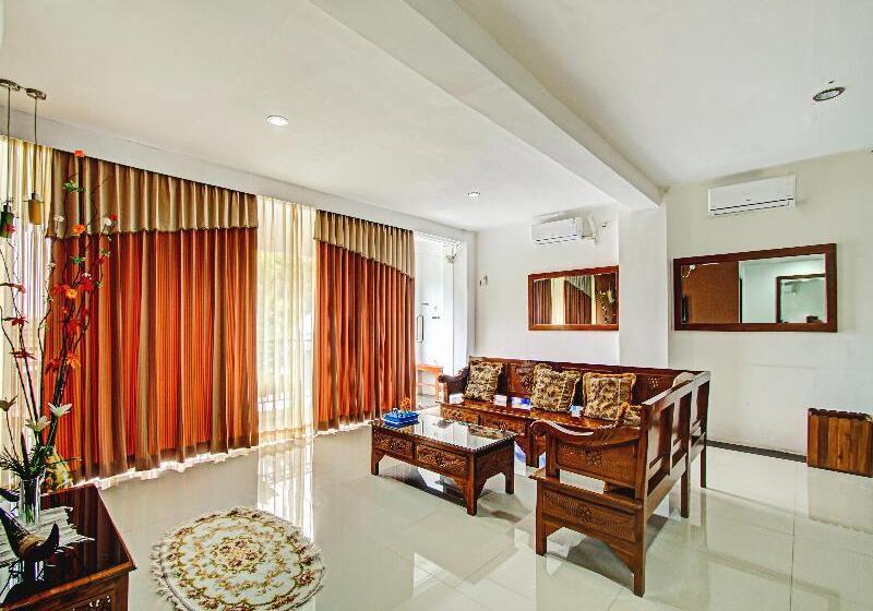 Hotel Oyo 90248 D Em Homestay