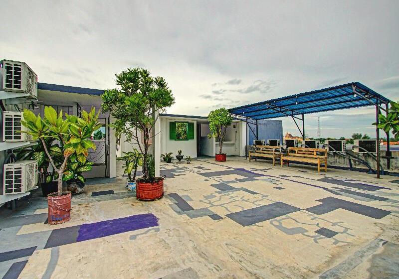 Hotel Oyo 90248 D Em Homestay