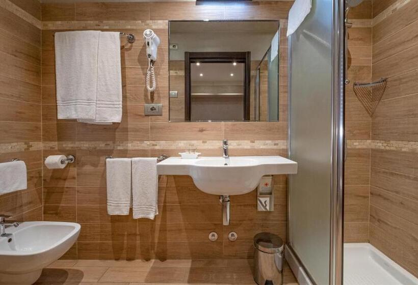 ペンション Nanà