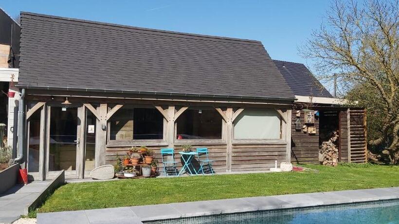 تختخواب و صبحانه De Linderd