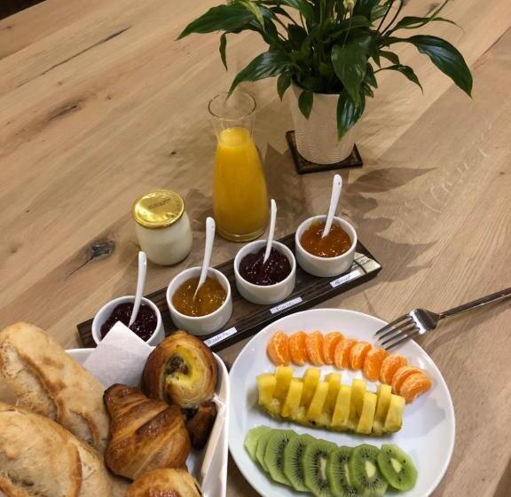 مبيت وإفطار La Tarabelloise