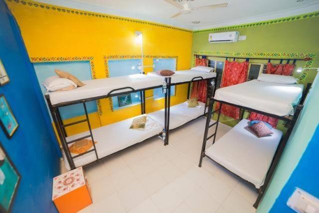 Hotel Hanuman Ghat On Lake Pichola