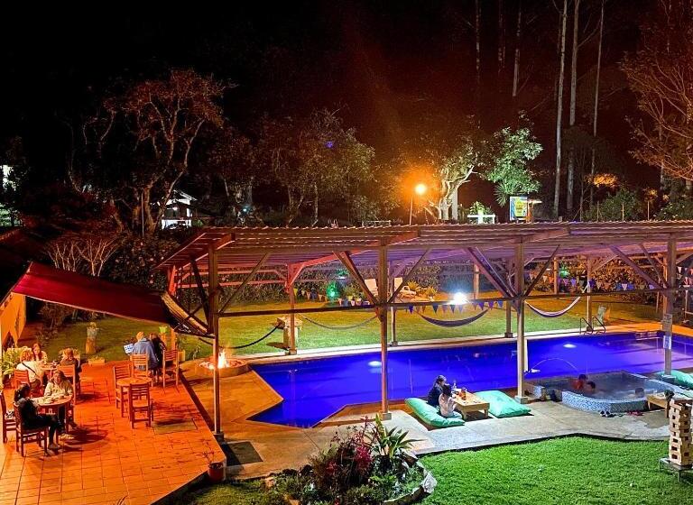 فندق Mama Tungu Hostel