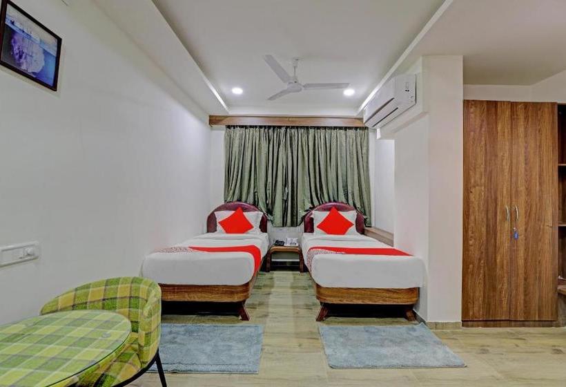 فندق Oyo 69436 Royal Wings