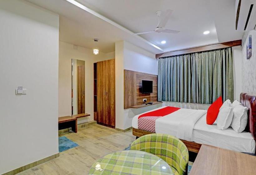 فندق Oyo 69436 Royal Wings