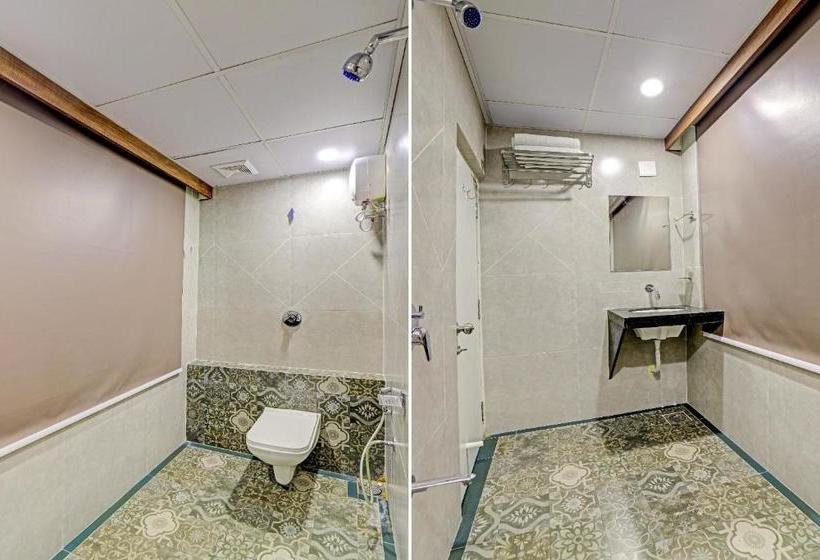 فندق Oyo 69436 Royal Wings