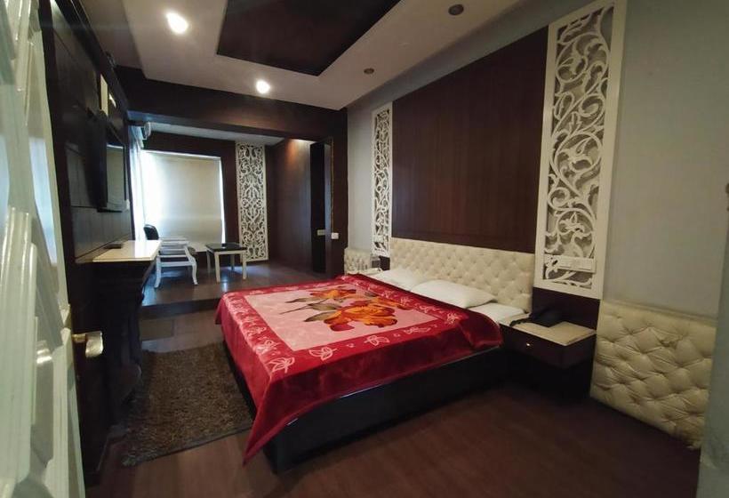 ホテル Parkwood At Mall Road