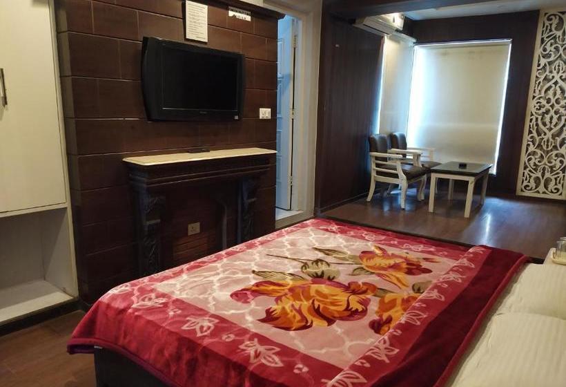 ホテル Parkwood At Mall Road