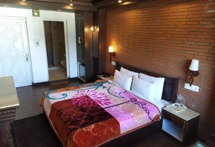 Hotel Parkwood At Mall Road