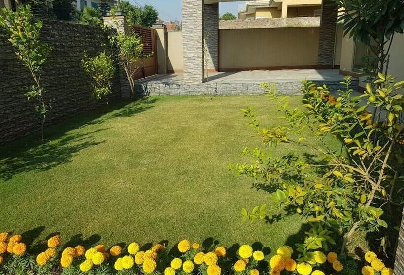 پانسیون Alpha Guest House