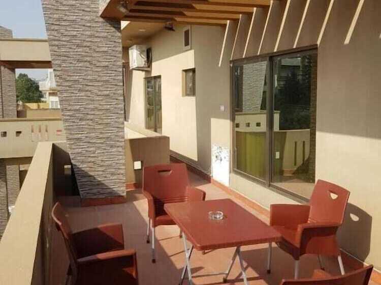 پانسیون Alpha Guest House