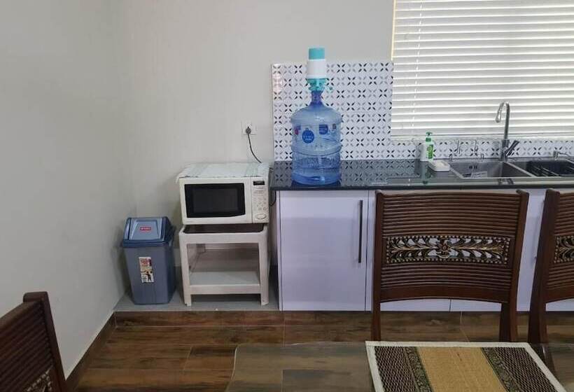 پانسیون Alpha Guest House