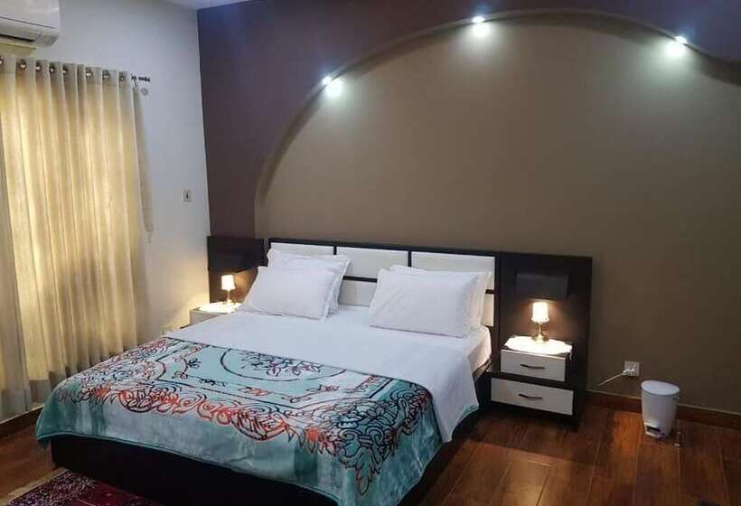 پانسیون Alpha Guest House