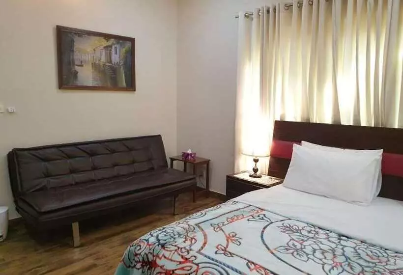 پانسیون Alpha Guest House